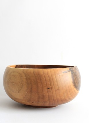 Large wooden salad bowl
