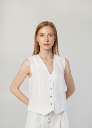 Linen vest top with with raw armhole. Kvit Collection