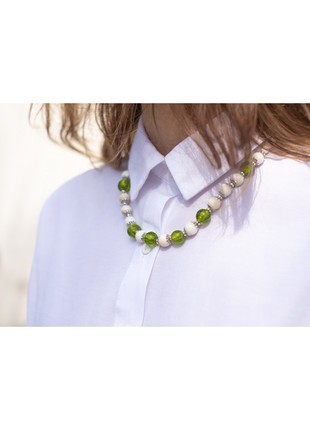 Mother-of-pearl and murano glass green necklace1 photo