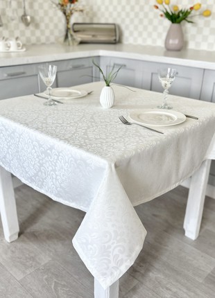 Teflon-coated tablecloth  134x300 cm.(52x118 in.)1 photo