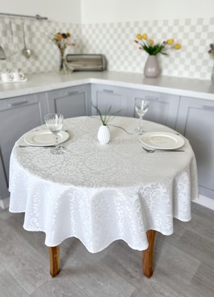 Teflon coated tablecloth ø138 cm. (54 in.) for a round table1 photo