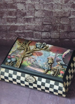 Alice in Wonderland Wooden Tea box