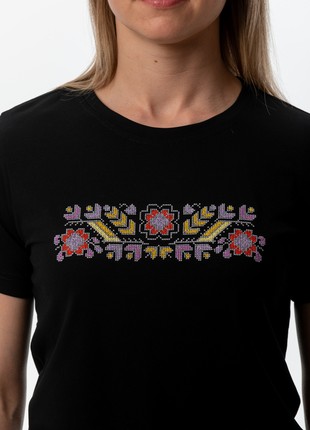 Women's T-shirt vyshyvanka with embroidery "Polyova" black. Ukrainian ornament.2 photo