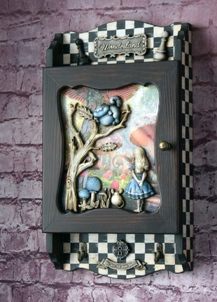 Alice in Wonderland key box1 photo