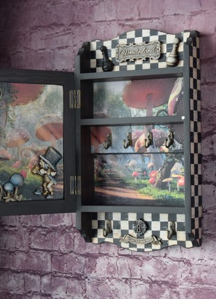 Alice in Wonderland key box10 photo