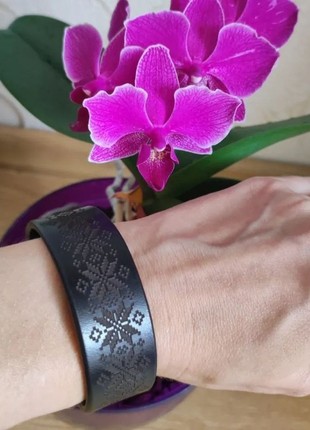 Black leather bracelet with individual engraved plaque6 photo