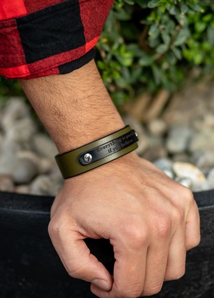 Olive leather bracelet with individual engraved plaque