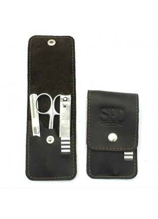 The manicure set is brown 77905AT