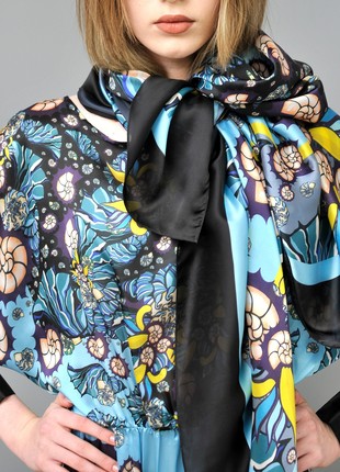 Silk scarf from the Ocean collection,size145/145