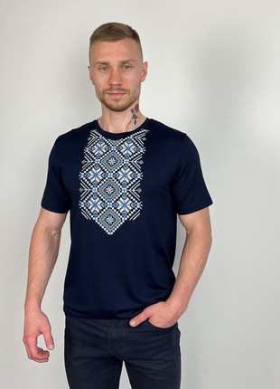 men's t-shirt with "Polish star" embroidery