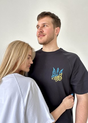 Men's t-shirt with embroidery "Trident"
