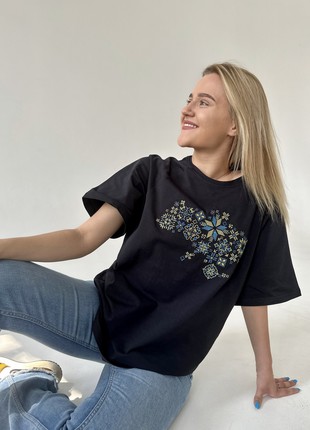 Women's t-shirt with embroidery "Ukraine"