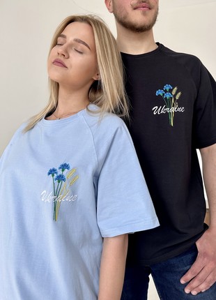 Women's t-shirt with embroidery "Cornflowers"