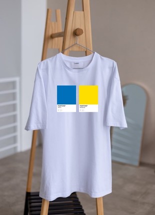 Cotton T-shirt with a print2 photo