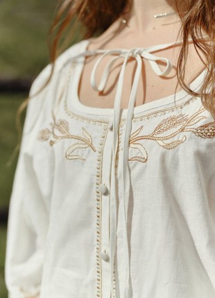 Free cut shirt with embroidered spikes4 photo