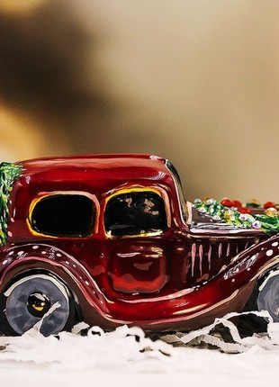 The Christmas tree toy "Christmas Car"