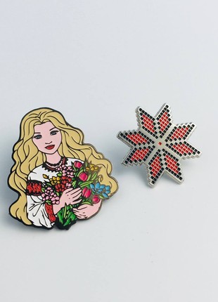 Set of 2 badges / Ukrainian symbols in ethnic style
