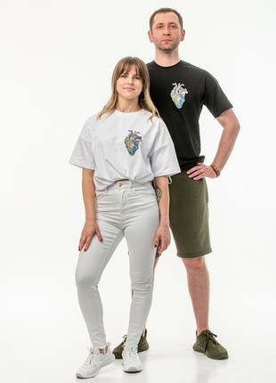Unisex t-shirt oversize with embroidery "Heart of steal" white7 photo