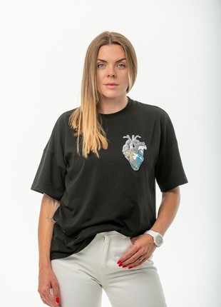 Unisex t-shirt with embroidery "Heart of steal" black