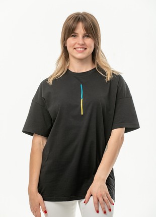 Unisex t-shirt with embroidery "Colours of freedom" black