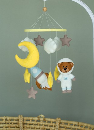 Musical baby mobile with bracket, Space baby mobile