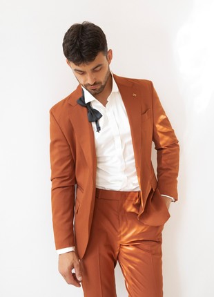 Single-breasted men's terracotta three-piece suit