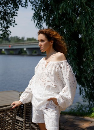 White threaded shorts
