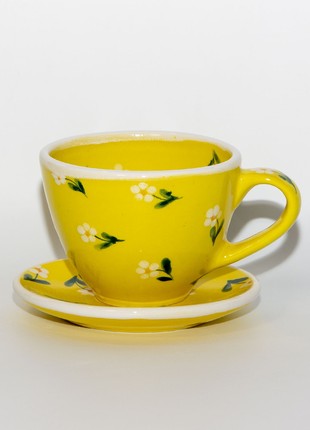 Yellow tea-set with flowers