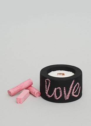 Orange-chocolate-scented candle for writing your wishes with a wooden crackling wick5 photo