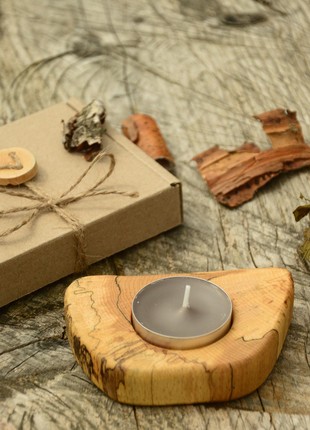 Wooden beech candleholder for a tea candle