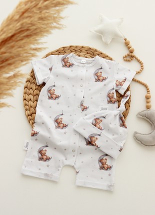 Baby romper with a cap from momma&kids brand