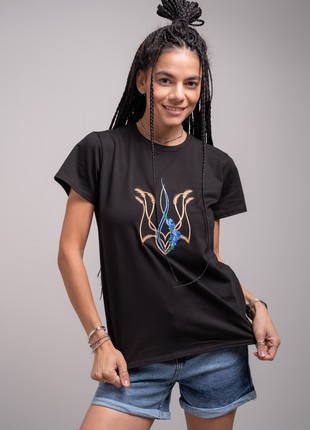 Basic T-shirt with embroidery "Mallow trident" black. support ukraine