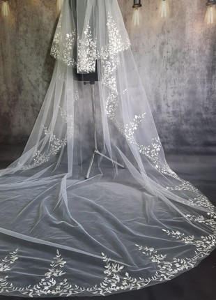 Embroidery floral veil, long flowered veil, cathedral veil, bridal veil, flower lace veil, bohemian wedding veil, beaded floral lace veil
