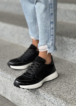 Black mixed sneakers in natural materials