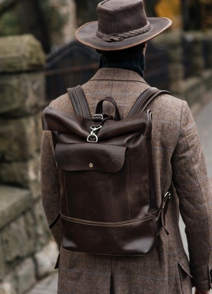 Brown roll top backpack, Vintage-Style Roll-Top Backpack: A Perfect Blend of Functionality and Style M