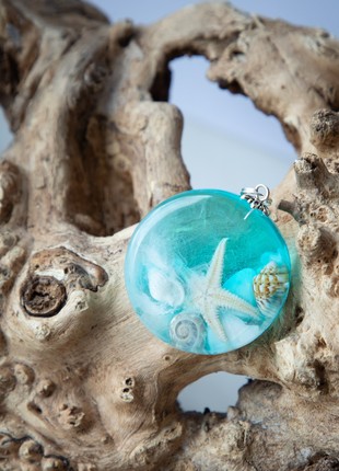 Resin ocean necklace, Ocean necklace, Starfish pendant,  Blue ocean jewelry
