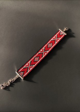 Beaded bracelet with traditional Kyiv region ornament