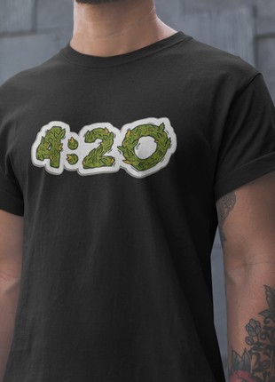 Stylish men's t-shirt with a "420" print