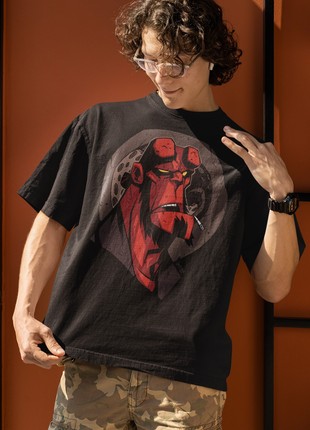 Stylish men's T-shirt with "hellboy" print