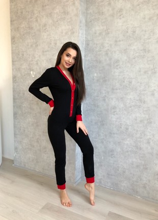 Women's pajamas with a valve on the buttocks kigurumi for home and sleep in red and black