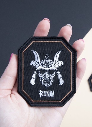 PATCH ON VELCRO SAMURAI, EMBROIDERED PATCH 8.5X7.5 CM BLACK