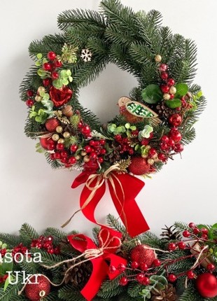 Wreath, "Classic Christmas" collection with a bird