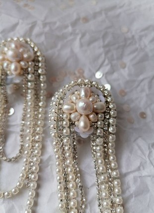 Bridal rhinestone chain pearl earrings, long pearl wedding earrings with rhinestones hoop chain, vintage dangle crystal earrings for bride