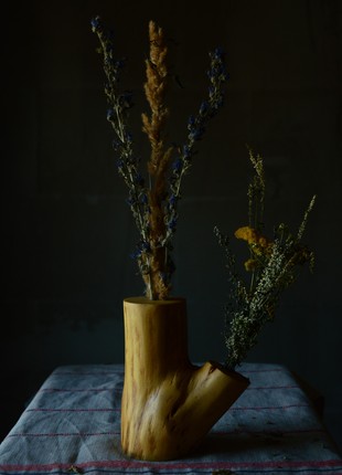 Wooden willow vase for dried flowers