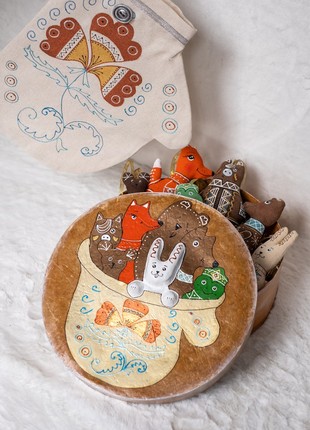 Textile fairy tale in a handmade box "The Mitten"1 photo