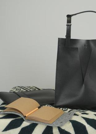 Handmade leather laptop bag without zipper