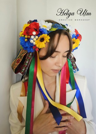 Headdress with traditional field flowers for a girl