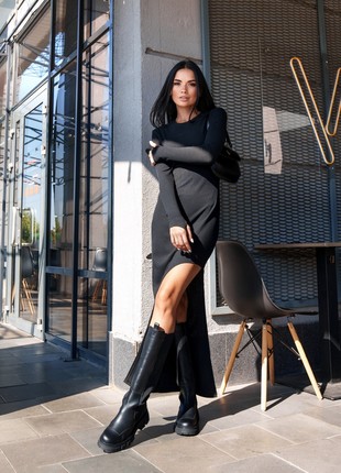Elegant dress of black color