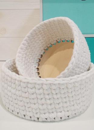 Set of white knitted baskets, 2 pcs