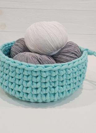 Large knitted basket, 1 piece